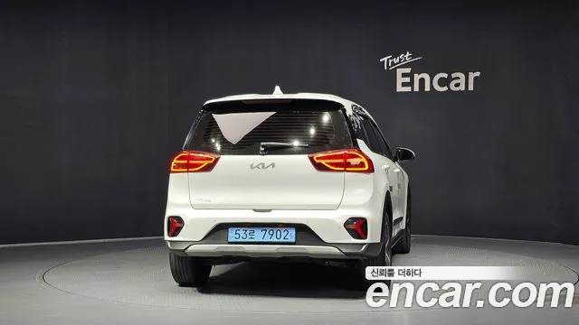 Kia Niro — Фото автомобиля 4