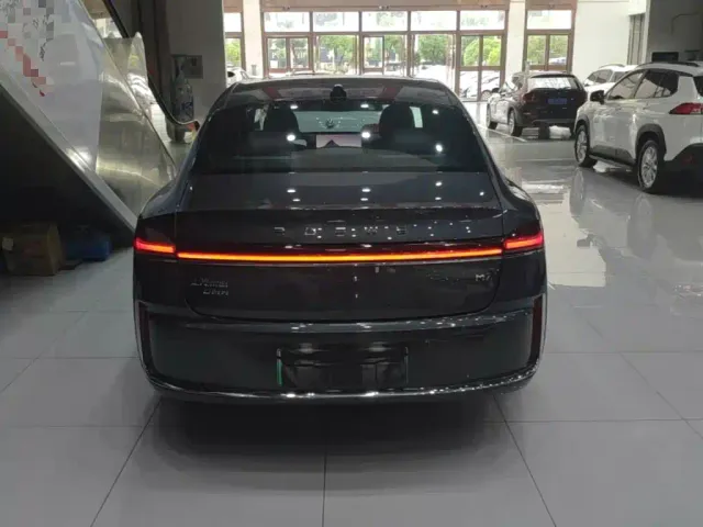 Roewe M7 DMH — Фото автомобиля 5