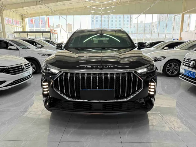 Jetour Jetour X70 PLUS 2023 1.5T DCT Warrior PLUS 5-seater — Фото автомобиля 2