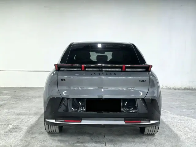 Lynk & Co Z20 — Фото автомобиля 10