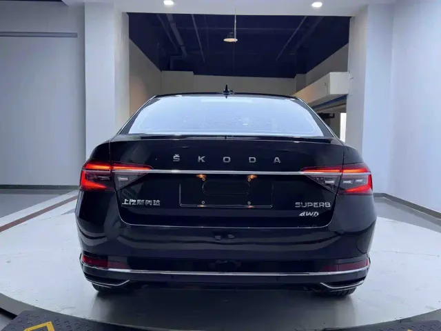 Skoda Superb — Фото автомобиля 5