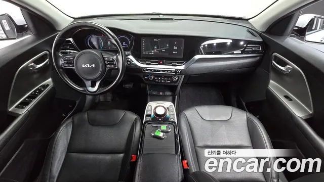 Kia Niro — Фото автомобиля 7