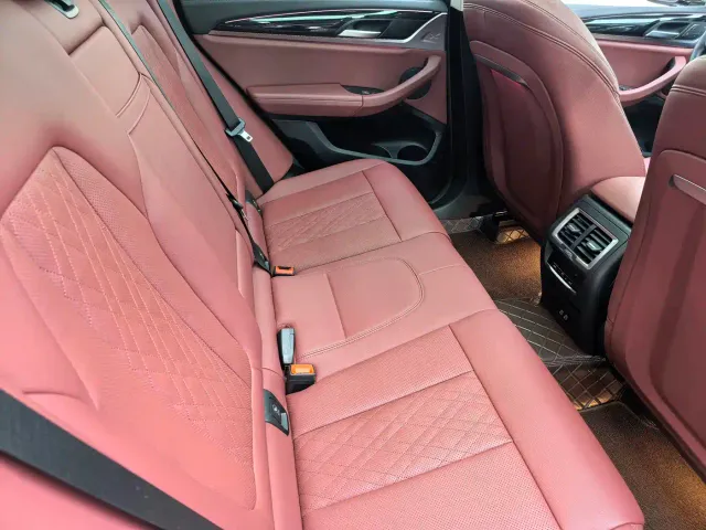 BMW iX3 — Фото автомобиля 10