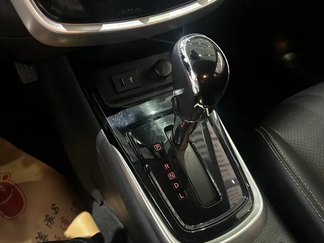 Nissan Tiida — Фото автомобиля 4
