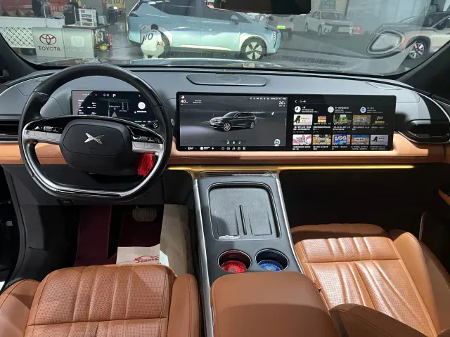 Xpeng G9 — Фото автомобиля 6