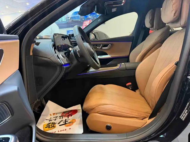 Mercedes-Benz E-Class — Фото автомобиля 6