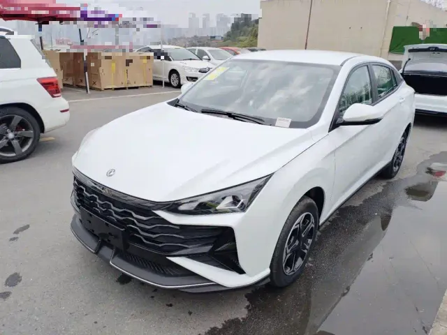 Фотография автомобиля — Dongfeng Yixuan