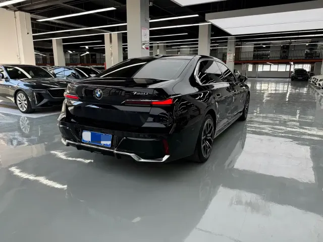 BMW 7 Series — Фото автомобиля 18