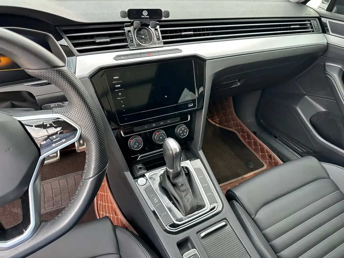Volkswagen Magotan 2023 Model 2 Million Units Commemorative Edition 280TSI DSG Leading Version — Фото автомобиля 12