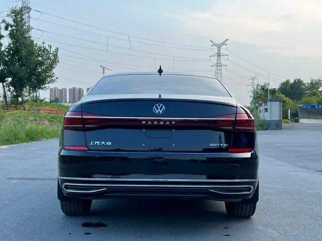 Volkswagen Passat — Фото автомобиля 6