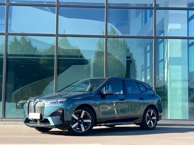 Фотография автомобиля — BMW iX