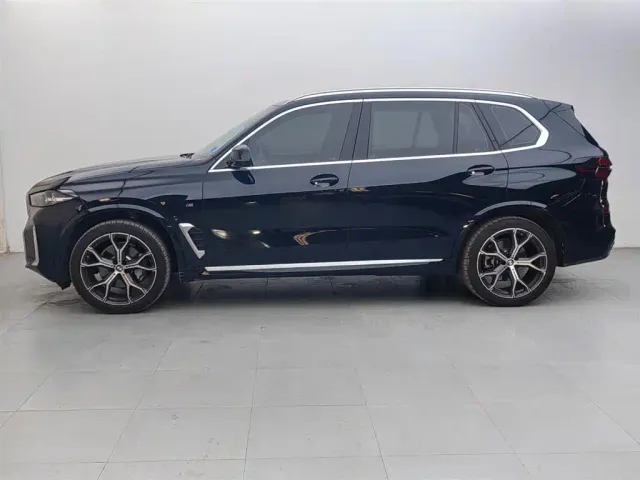 Фотография автомобиля — BMW X5