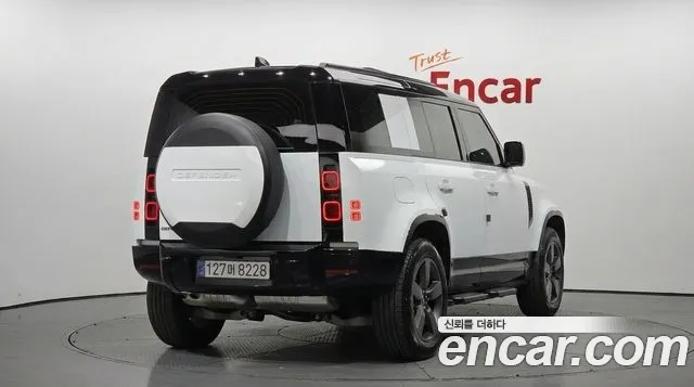 Land Rover Defender — Фото автомобиля 2
