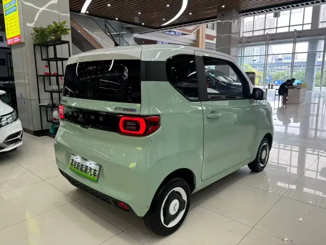 Wuling Hongguang Mini EV — Фото автомобиля 11