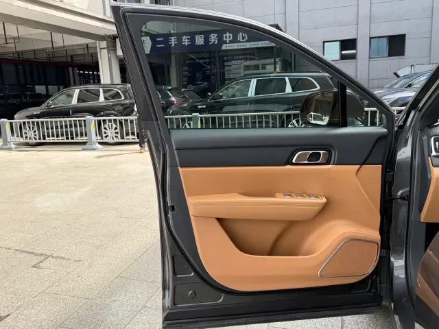 Li Auto ONE — Фото автомобиля 6