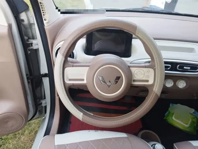 Wuling Motors Hongguang MINIEV 2025 4-Door Advanced — Фото автомобиля 6