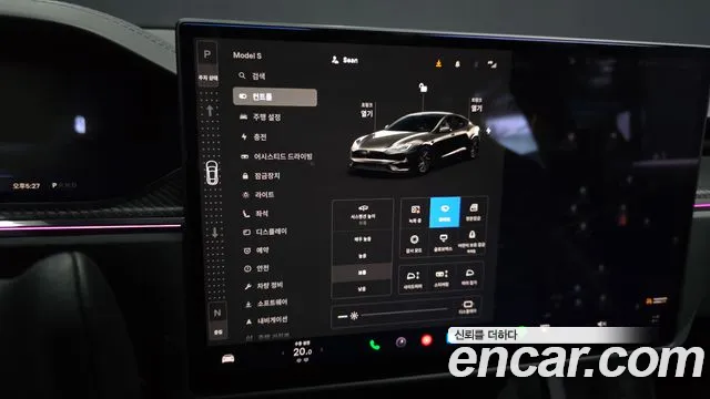 Tesla Model S — Фото автомобиля 23