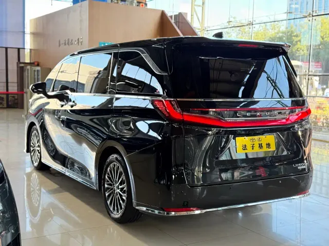 Lexus LM — Фото автомобиля 25