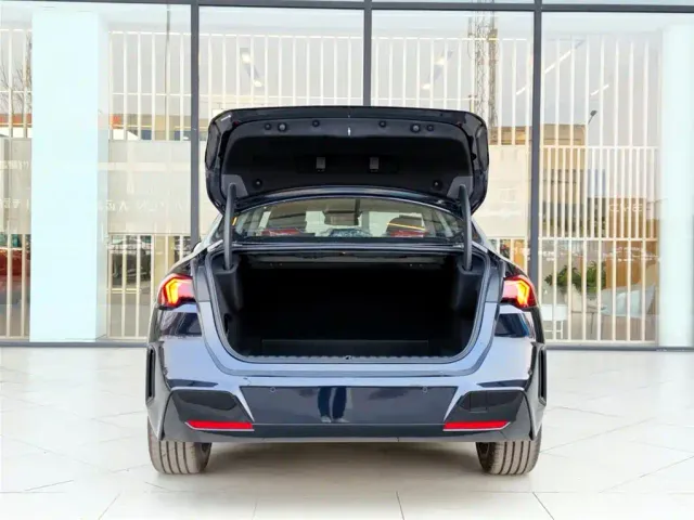 BMW 2 Series — Фото автомобиля 8