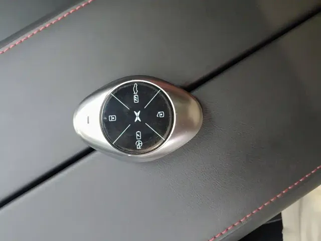 Xpeng P7 — Фото автомобиля 8