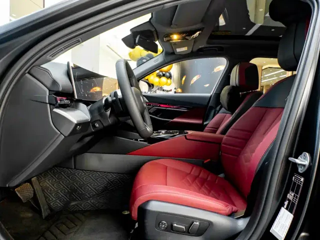 BMW BMW 5 Series 2026 BMW 530Li Year of the Horse Edition — Фото автомобиля 29