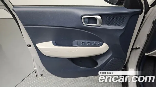 Hyundai Venue — Фото автомобиля 13