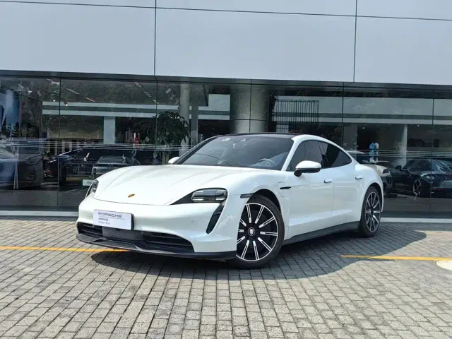 Фотография автомобиля — Porsche Taycan