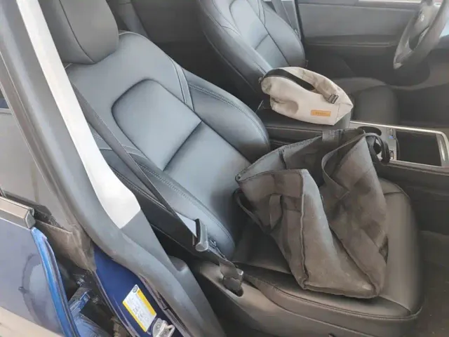 Tesla Model Y — Фото автомобиля 24