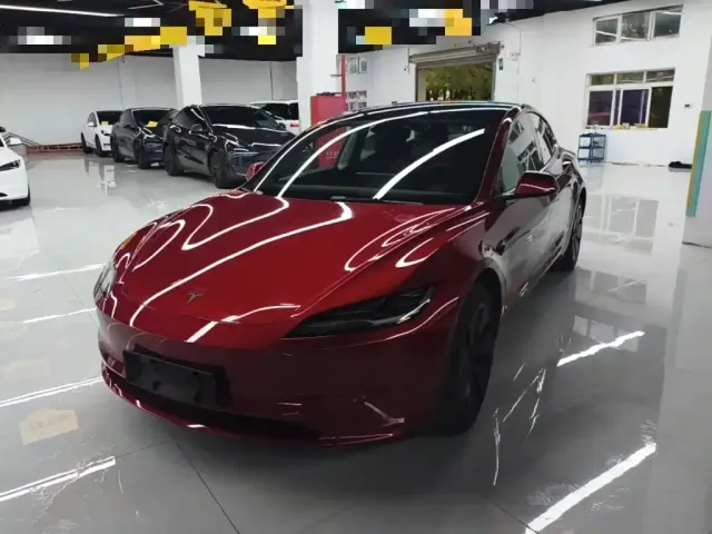 Фотография автомобиля — Tesla Model 3