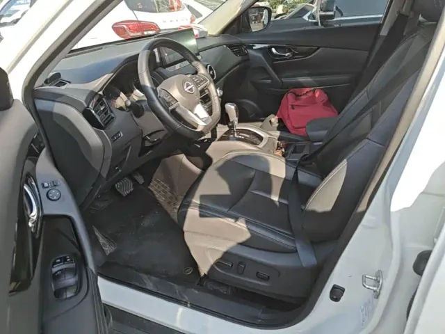 Nissan X-Trail — Фото автомобиля 14