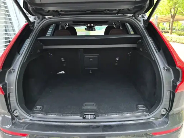 Volvo XC60 — Фото автомобиля 18