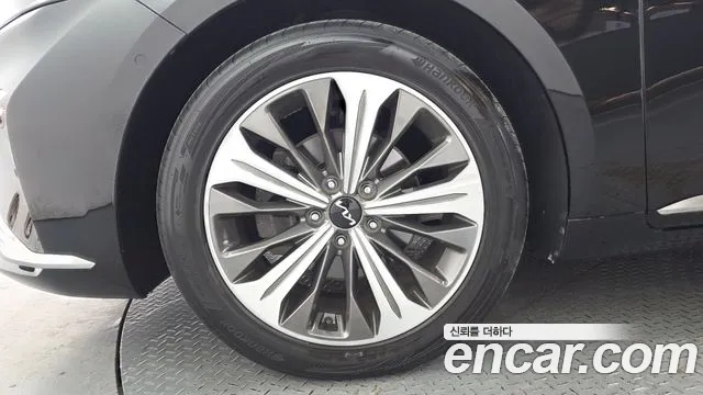 Kia K8 Signature — Фото автомобиля 5