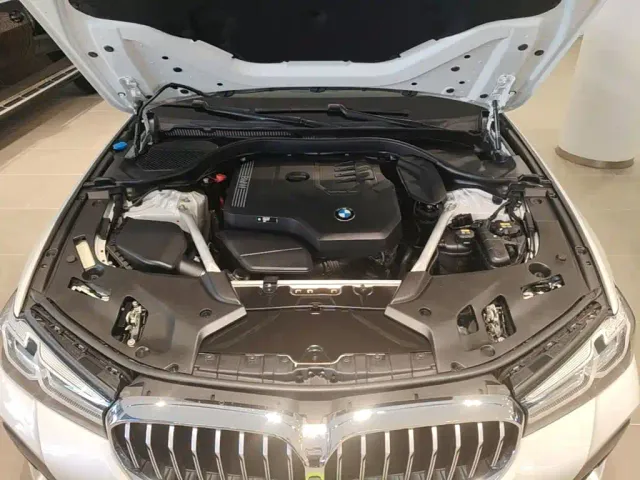 BMW 5 Series — Фото автомобиля 24