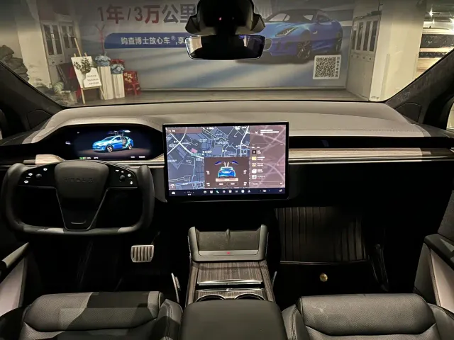 Tesla Model X — Фото автомобиля 5