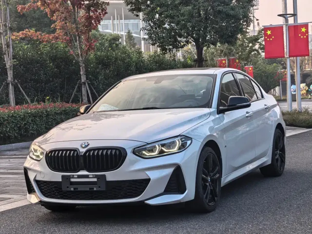 Фотография автомобиля — BMW 1 Series