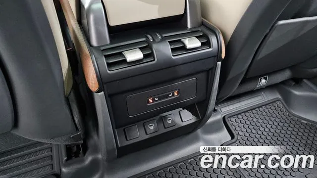 Land Rover Defender — Фото автомобиля 22