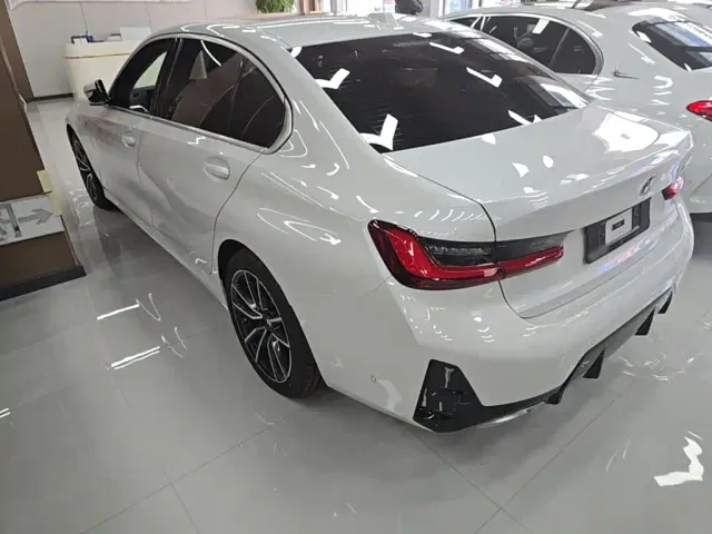BMW 3 Series — Фото автомобиля 4