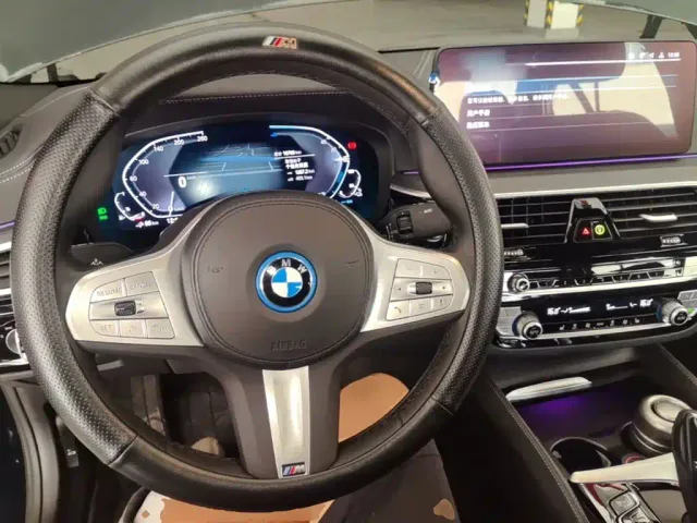 BMW 5 Series — Фото автомобиля 10