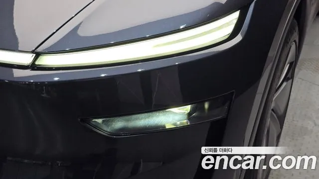 Tesla Model Y — Фото автомобиля 22