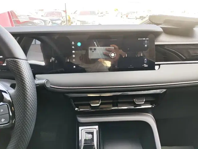 Roewe i5 — Фото автомобиля 12