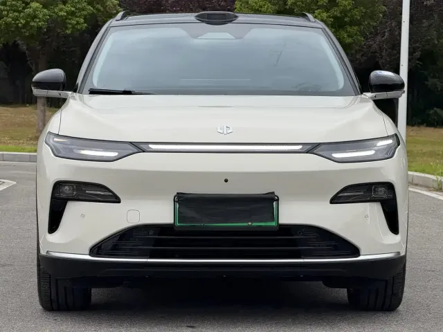 Leapmotor C11 — Фото автомобиля 2