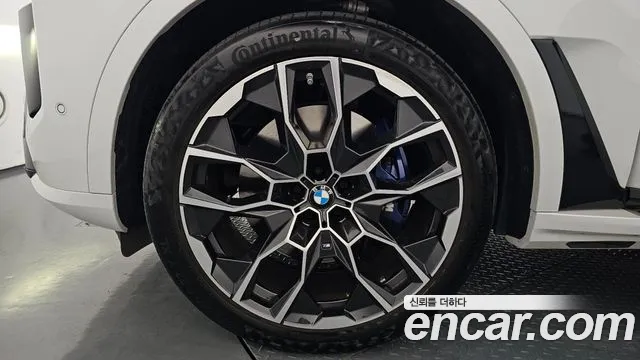 BMW X7 xDrive 40d M Sport 7 мест — Фото автомобиля 4