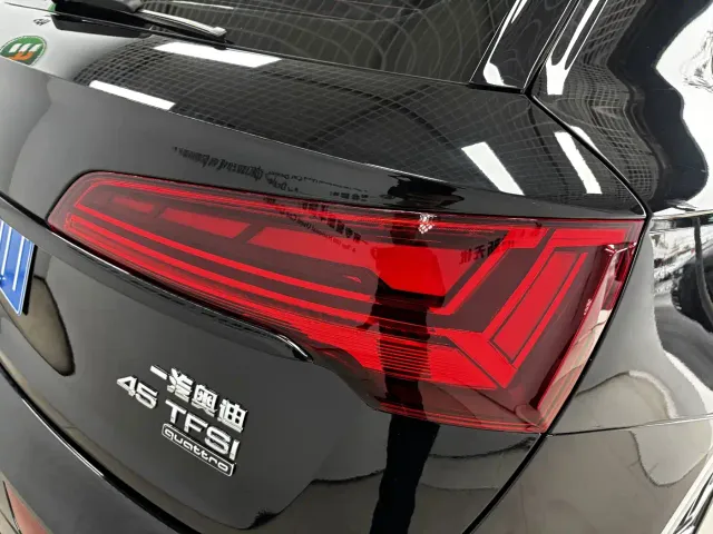 Audi Q5L — Фото автомобиля 9