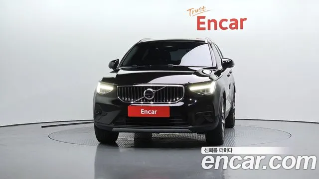 Вольво XC40 B4 Ultimate Bright — Фото автомобиля 3
