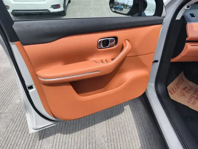 Leapmotor C10 — Фото автомобиля 7