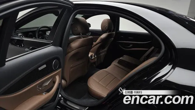 Mercedes-Benz E-Class W213 — Фото автомобиля 16