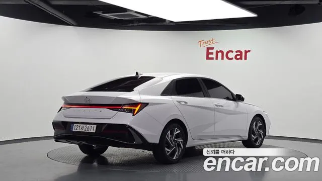 Hyundai Avante CN7 — Фото автомобиля 2
