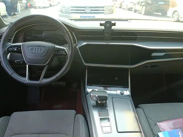 Audi A6L — Фото автомобиля 12