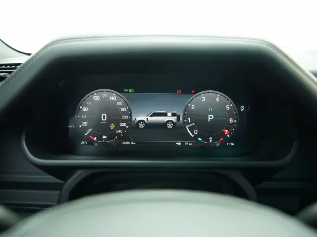 Land Rover Defender — Фото автомобиля 11