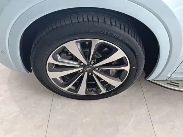 Li Auto ONE — Фото автомобиля 22